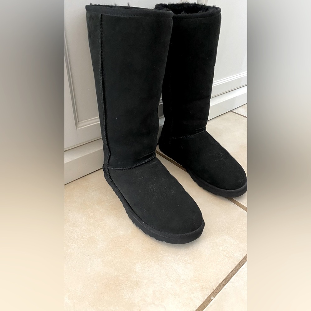 UGG Classic black Tall Boot,almost new.